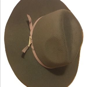 Abercrombie & Fitch Olive Floppy Hat